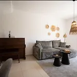 Case de vacanță Casa Elisa With Terrace & Garden Indoor Pool Gym Paphos
