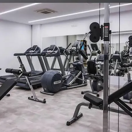 Casa Elisa With Terrace & Garden Indoor Pool Gym פאפוס