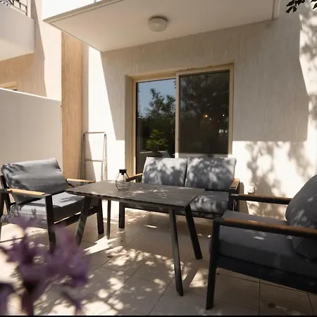Casa Elisa With Terrace & Garden & Big Pool Area * Pafos