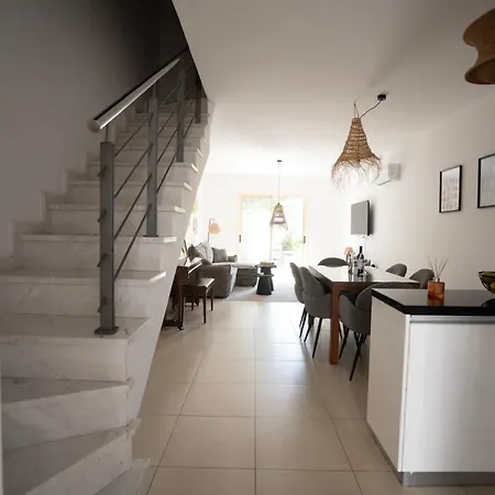 Casa Elisa With Terrace & Garden & Big Pool Area Tatil Evi Pafos