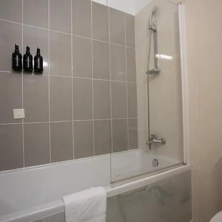 Casa Elisa With Terrace & Garden & Big Pool Area Pafos