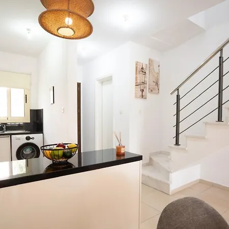 Casa Elisa With Terrace & Garden & Big Pool Area