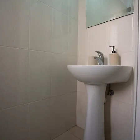 Casa Elisa With Terrace & Garden & Big Pool Area Pafos