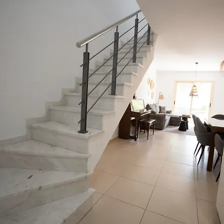 Casa Elisa With Terrace & Garden & Big Pool Area Pafos
