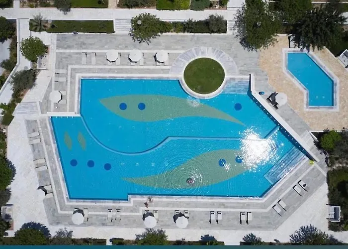 Casa Elisa With Terrace & Garden Indoor Pool Gym